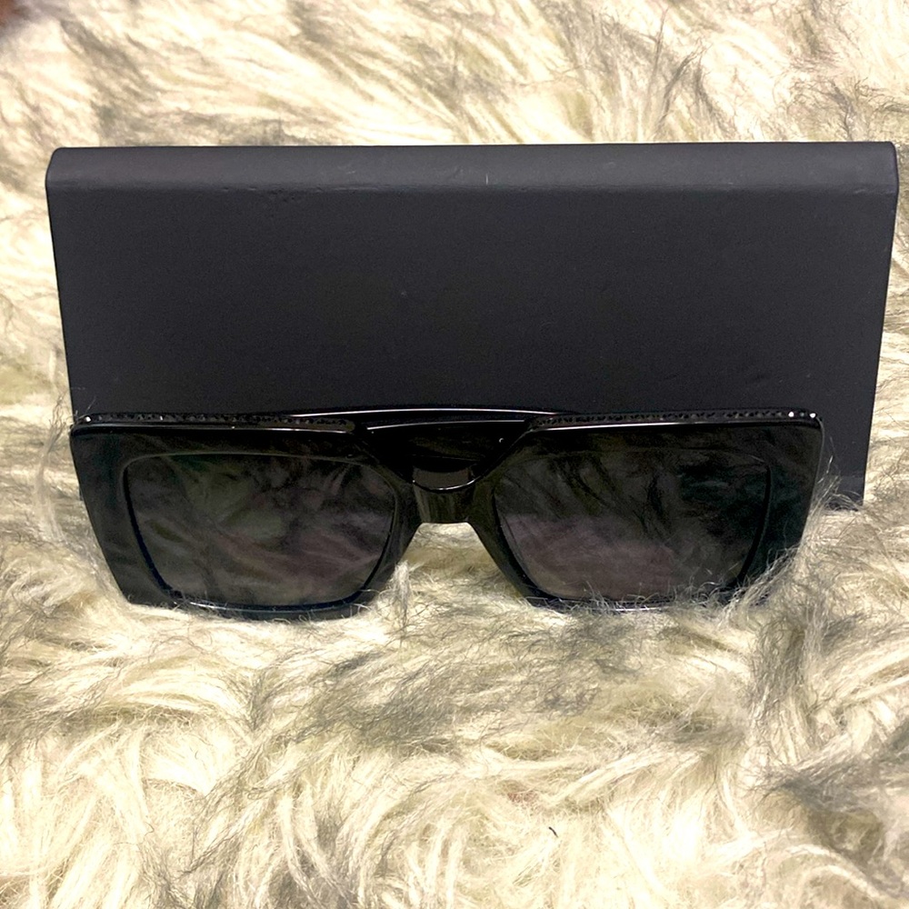 black sunglasses
